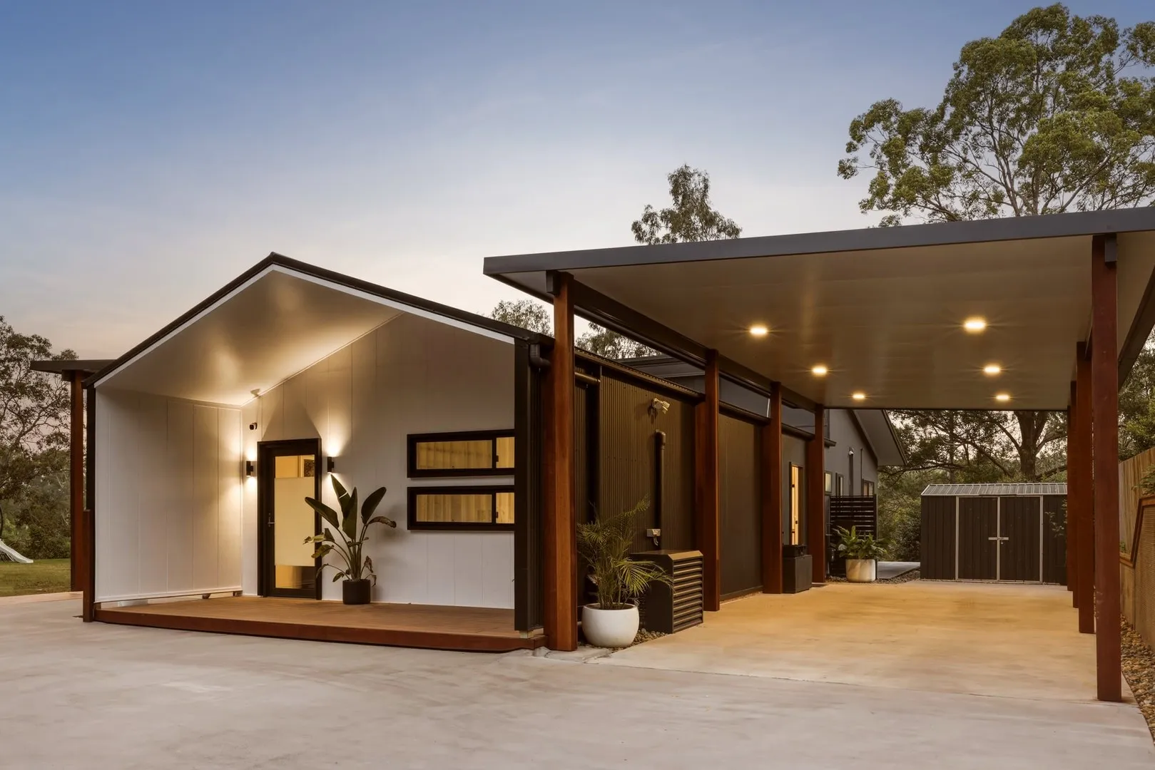Contemporary Hinterland Living at Its Finest, Elevated Valley Views Included - View 3