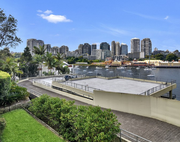 2/11 East Crescent Street, Mcmahons Point NSW 2060