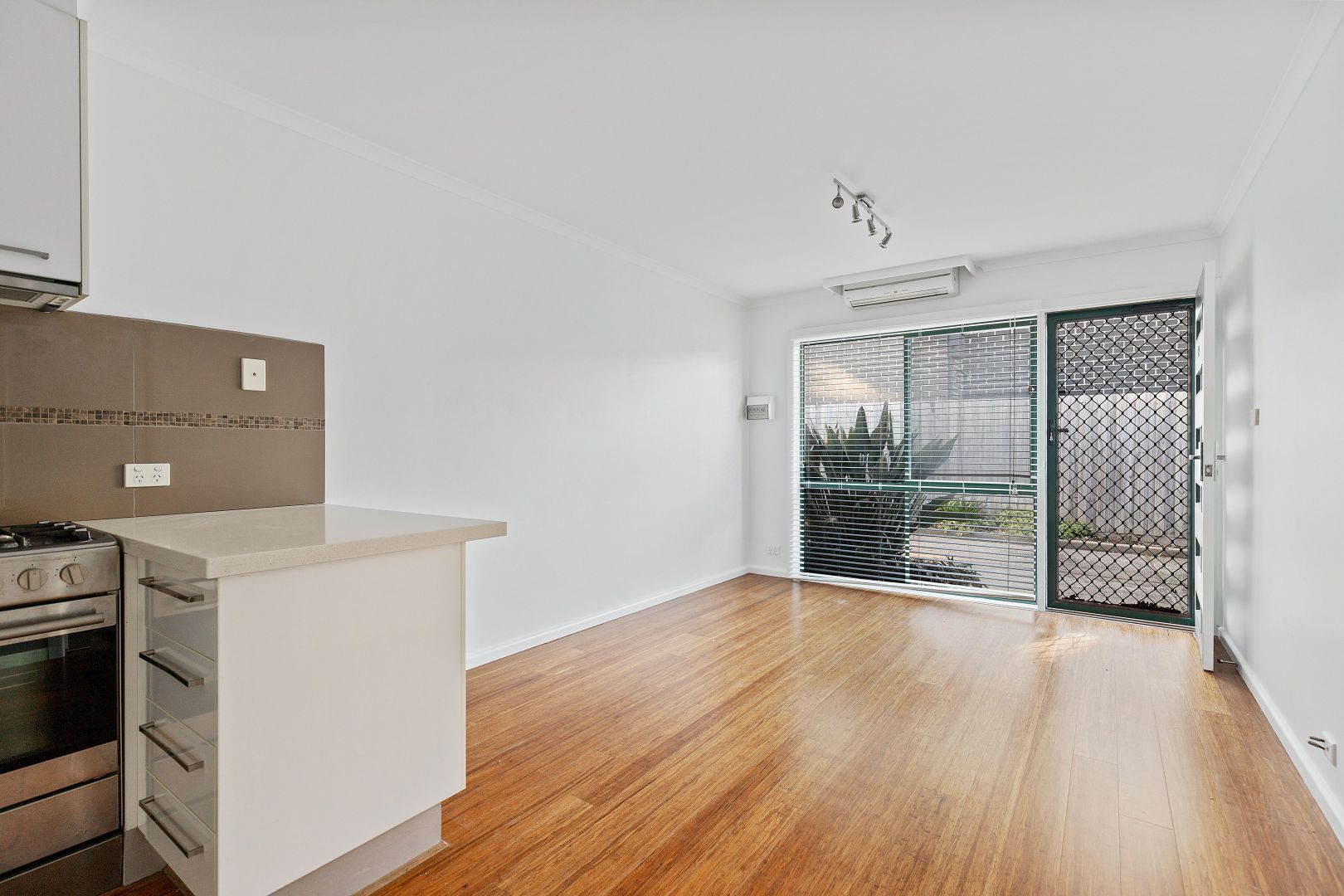 2/90 Northcliffe Road, Edithvale VIC 3196, Image 1