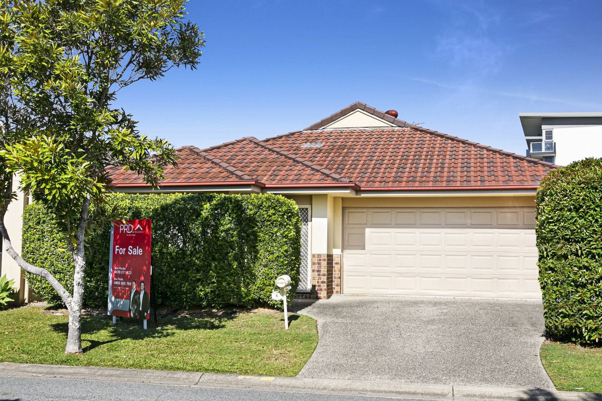 5 bedrooms House in 6 McKinley Court VARSITY LAKES QLD, 4227