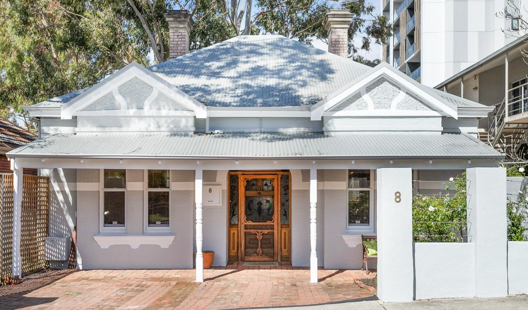 3 bedrooms House in 8A Abbotsford Street WEST LEEDERVILLE WA, 6007