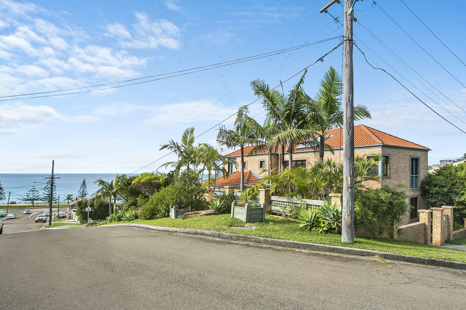 1 Tanderra Place, Curl Curl NSW 2096, Image 2