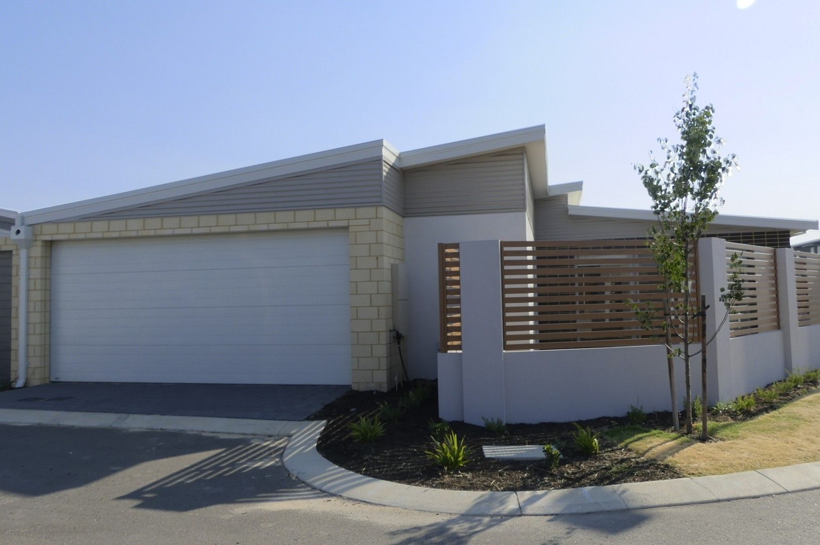 3 bedrooms House in 1/25 Plunkett Turn CANNING VALE WA, 6155