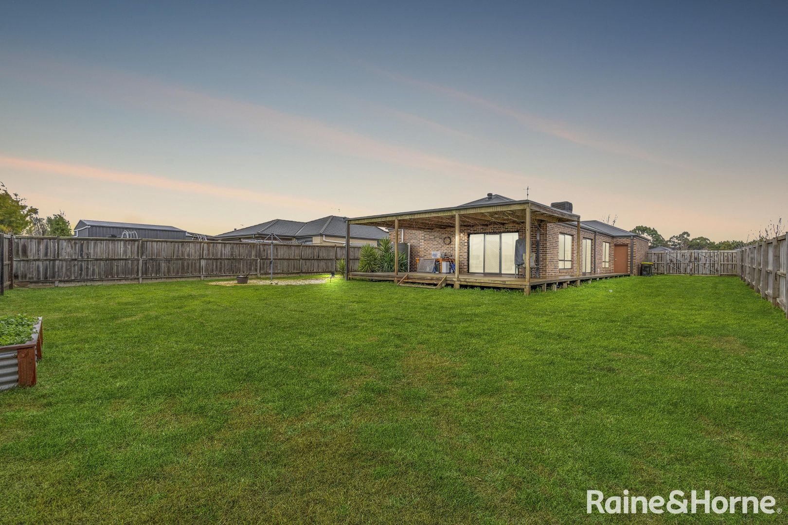 13 Greenfields Boulevard, Romsey VIC 3434, Image 2