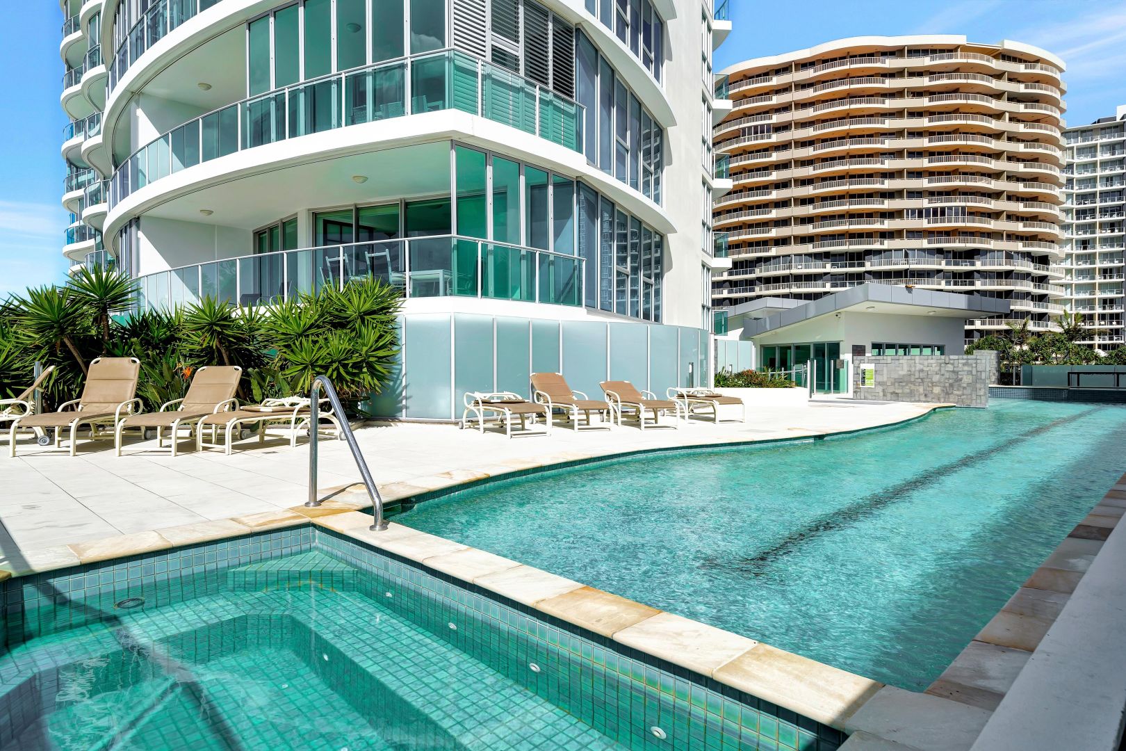 902/120 Marine Parade, Coolangatta QLD 4225, Image 2