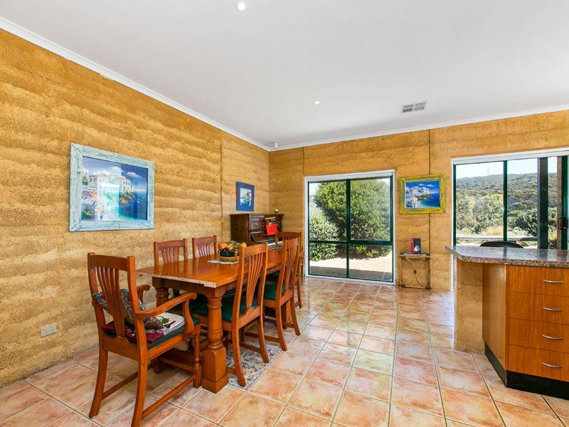 12 Coastal Court, Aireys Inlet VIC 3231, Image 2