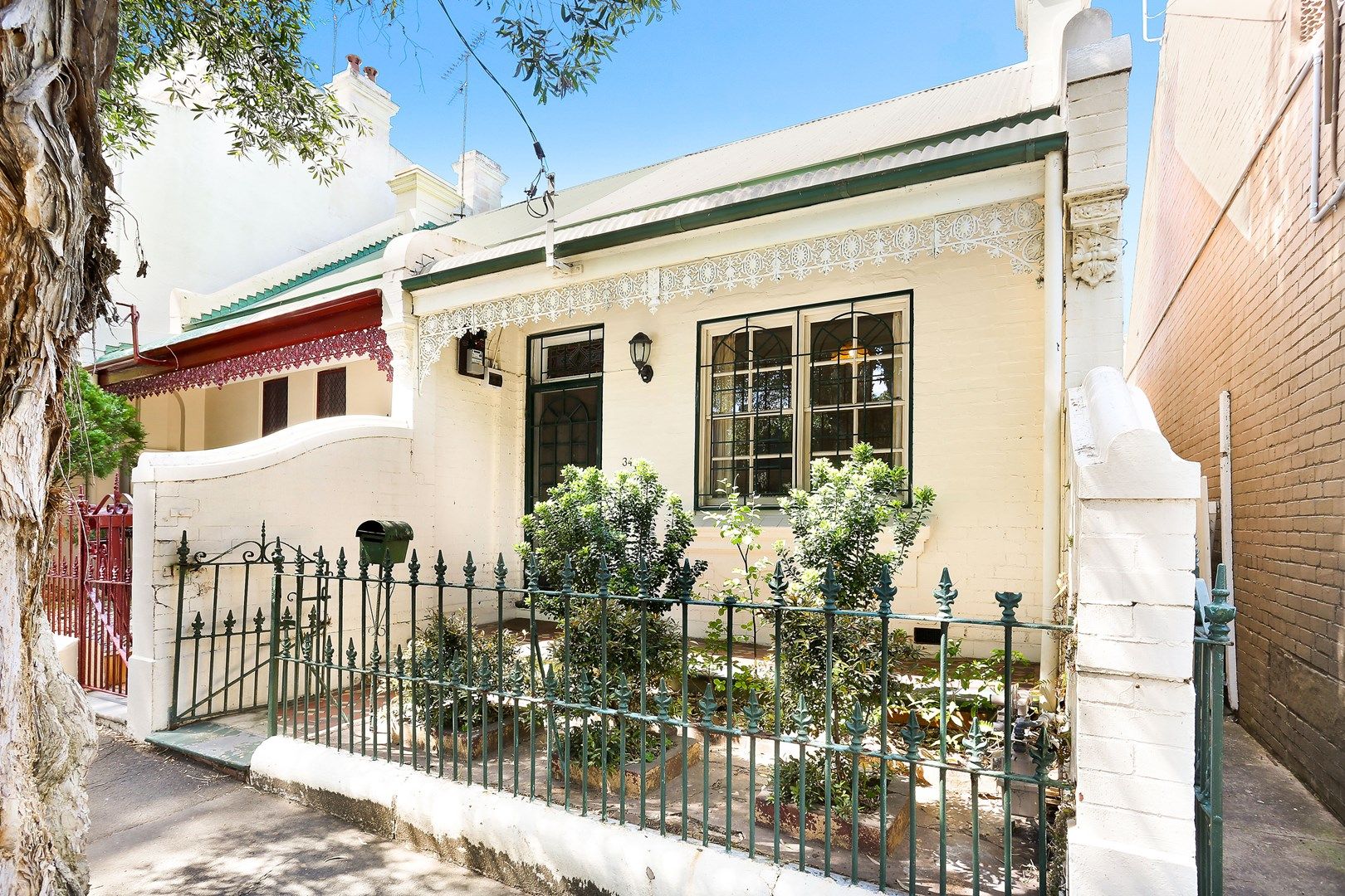 3 bedrooms House in 34 Malcolm Street ERSKINEVILLE NSW, 2043