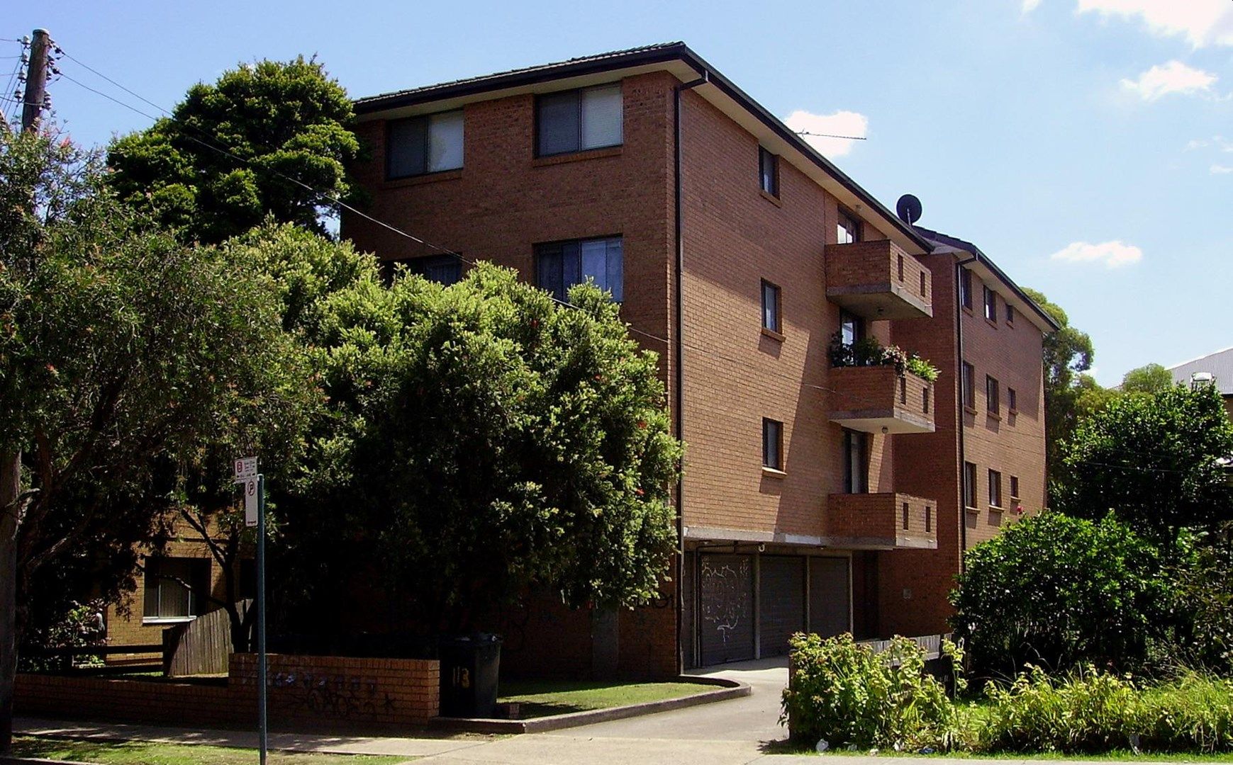 2 bedrooms Apartment / Unit / Flat in 2/113 Moore Street LIVERPOOL NSW, 2170