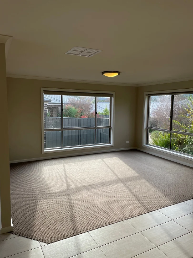 Additional image 2 of 3/9 DONNOLLEY COURT, Lavington NSW 2641