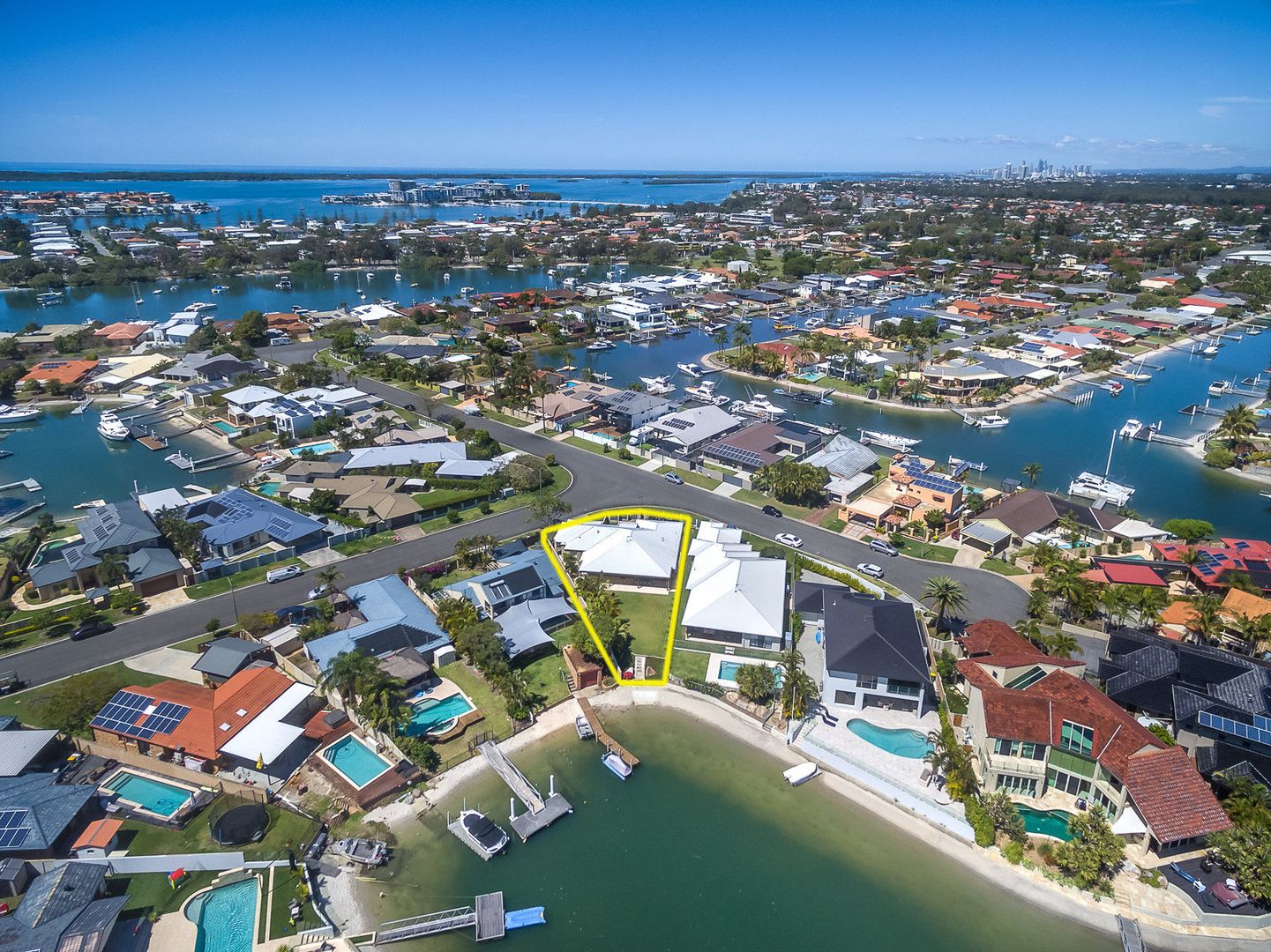 10 Namatjira Street, Paradise Point QLD 4216, Image 1