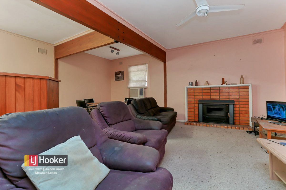 27 Crisp Road, Elizabeth Downs SA 5113, Image 2