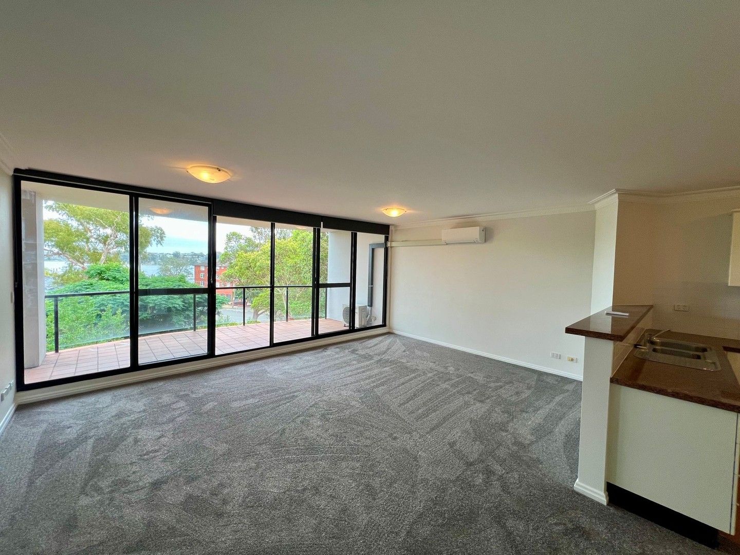 2 bedrooms Apartment / Unit / Flat in D10/2B Mowbray St SYLVANIA NSW, 2224