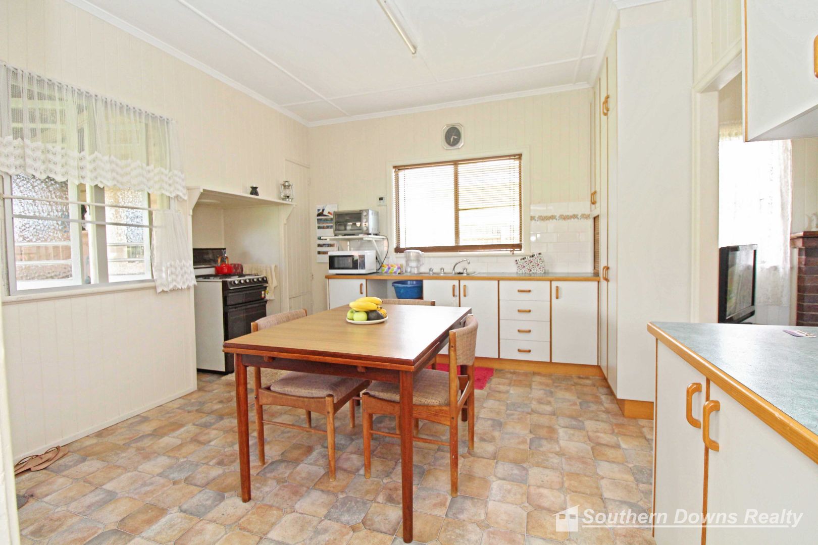 10 Short St, Warwick QLD 4370, Image 2