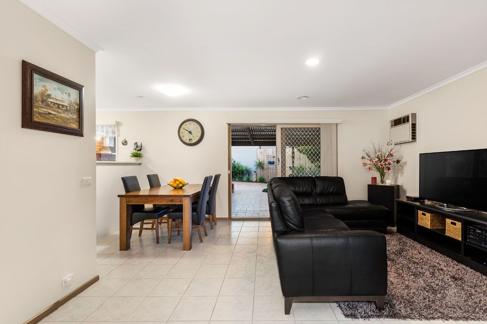 24 Pitfield Crescent, Rowville VIC 3178, Image 2