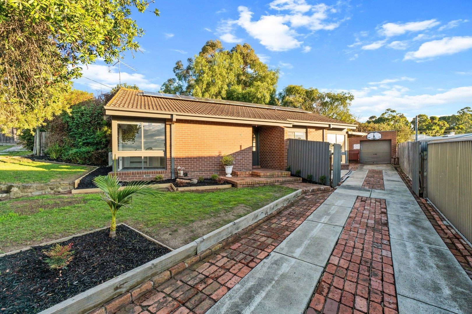 3 bedrooms House in 9 Donald Court TRARALGON VIC, 3844