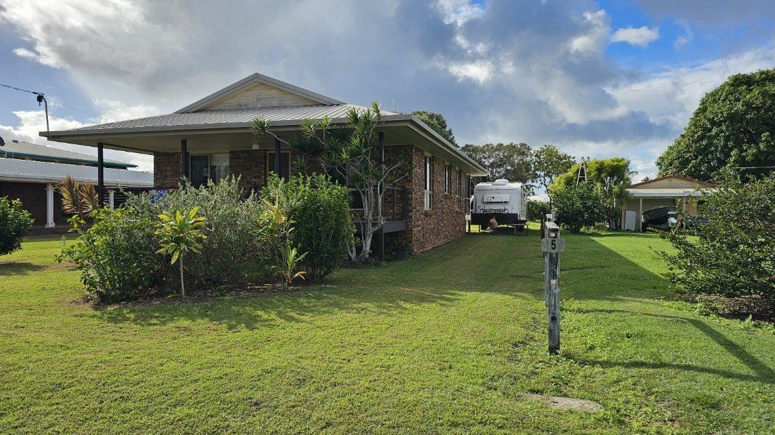 5 Scrimshaw Place, Boonooroo QLD 4650, Image 2