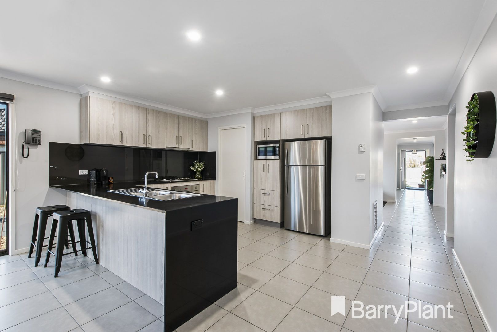 86 Kinglake Drive, Manor Lakes VIC 3024, Image 2