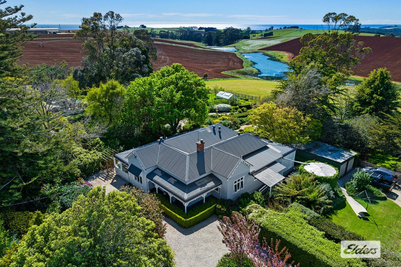 4 bedrooms Acreage / Semi-Rural in 219 West Pine Road PENGUIN TAS, 7316