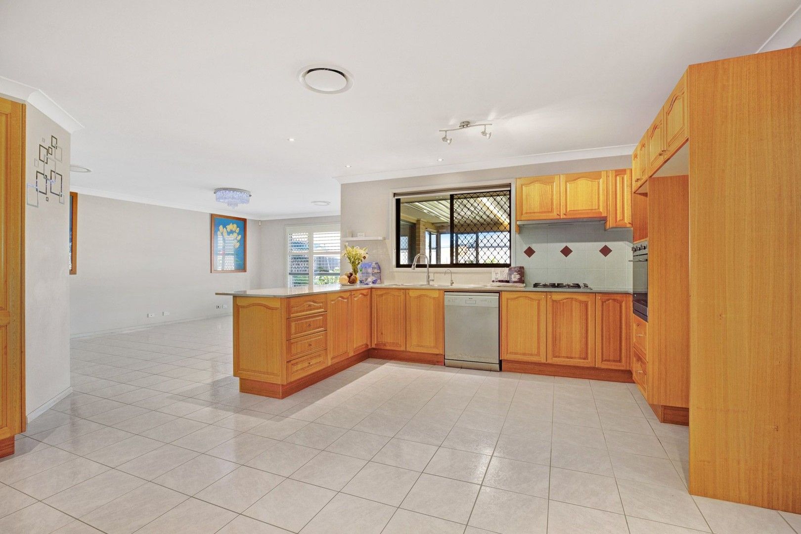 4 bedrooms House in 4 Redmond Circuit CAMERON PARK NSW, 2285