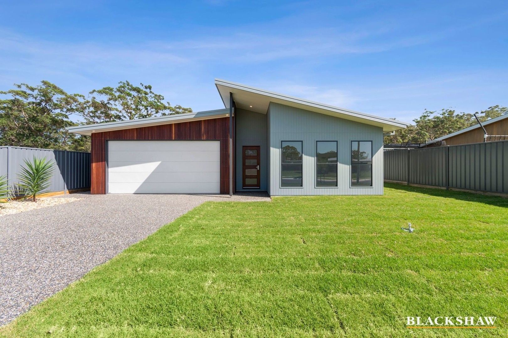 4 Azure Avenue, Broulee NSW 2537, Image 0