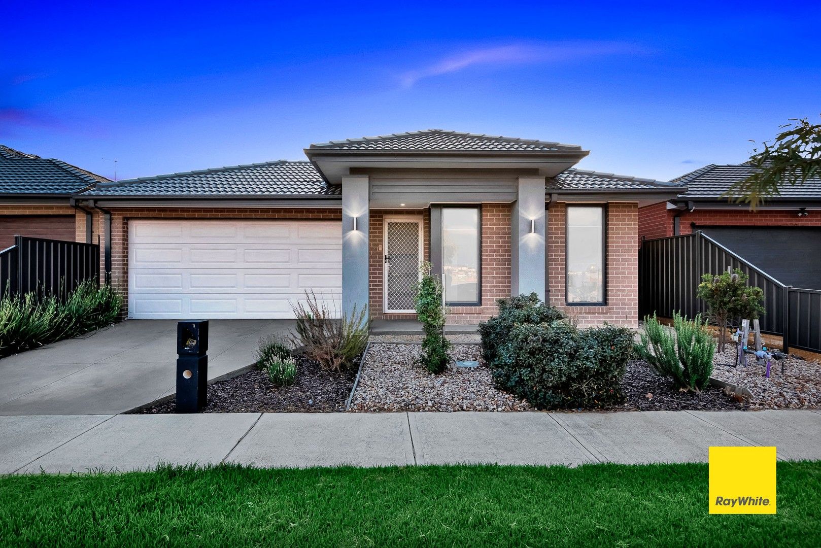 4 bedrooms House in 11 Stratus Street TARNEIT VIC, 3029
