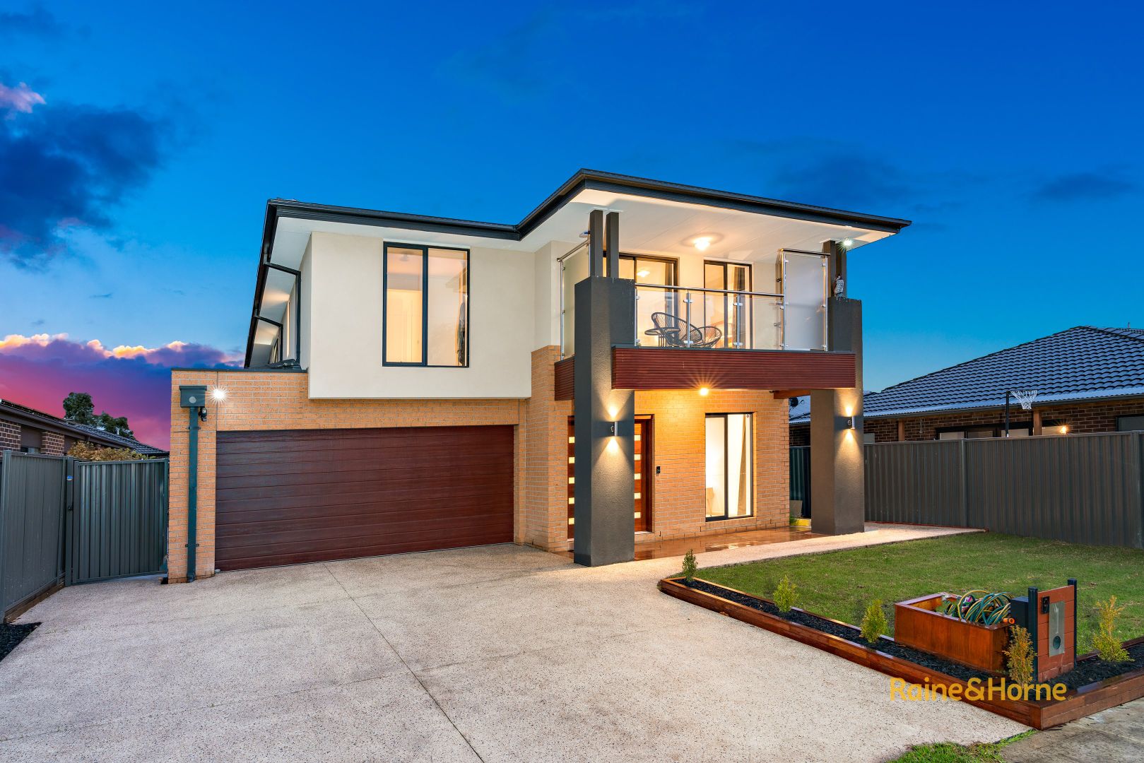 9 Mossbank Road, Cranbourne East Property History & Address Research