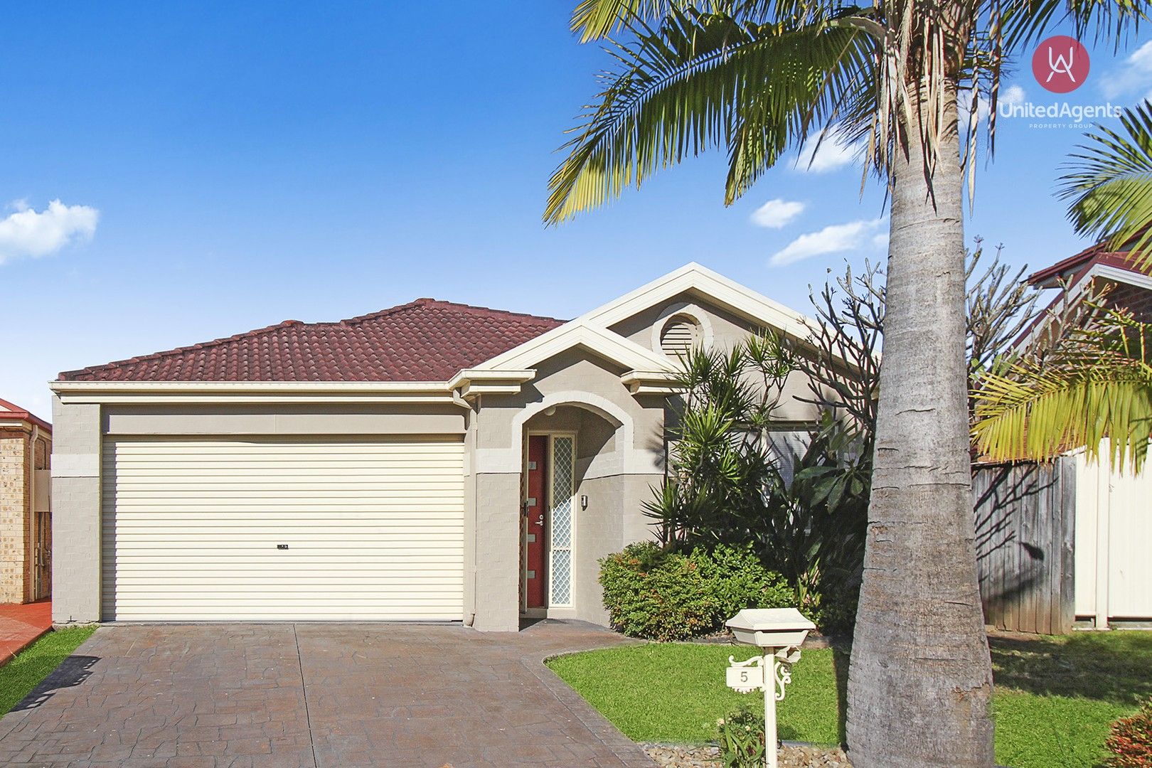 4 bedrooms House in 5 Wellumba Street HORNINGSEA PARK NSW, 2171