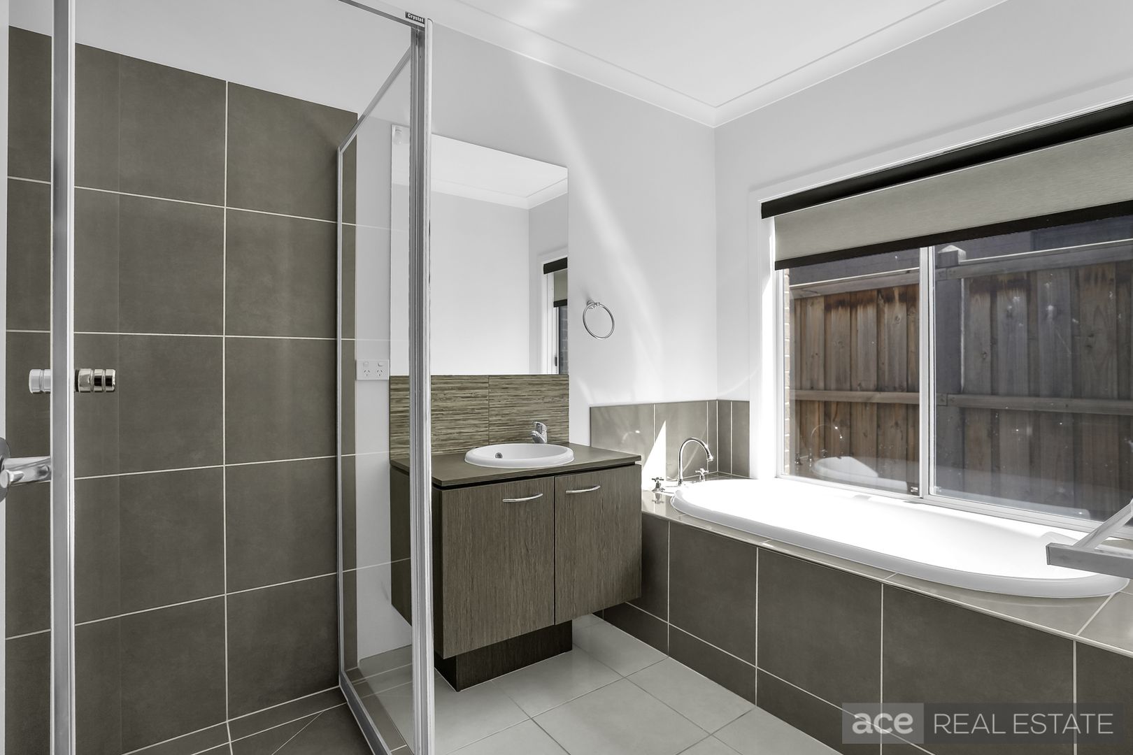 52 Penshurst Avenue, Williams Landing VIC 3027 House For Rent 560