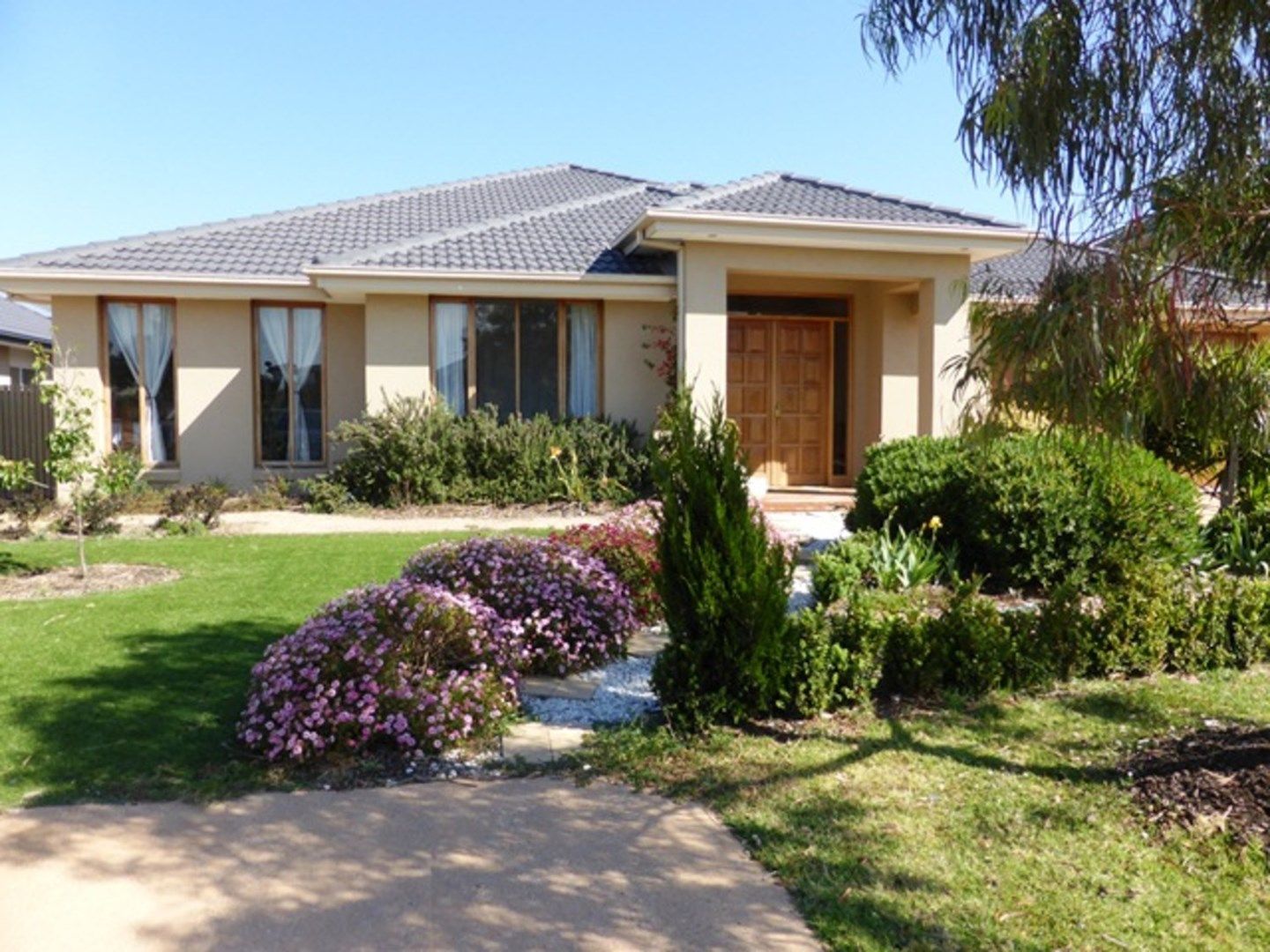 7 Sandhill Rise, Sanctuary Lakes VIC 3030, Image 0