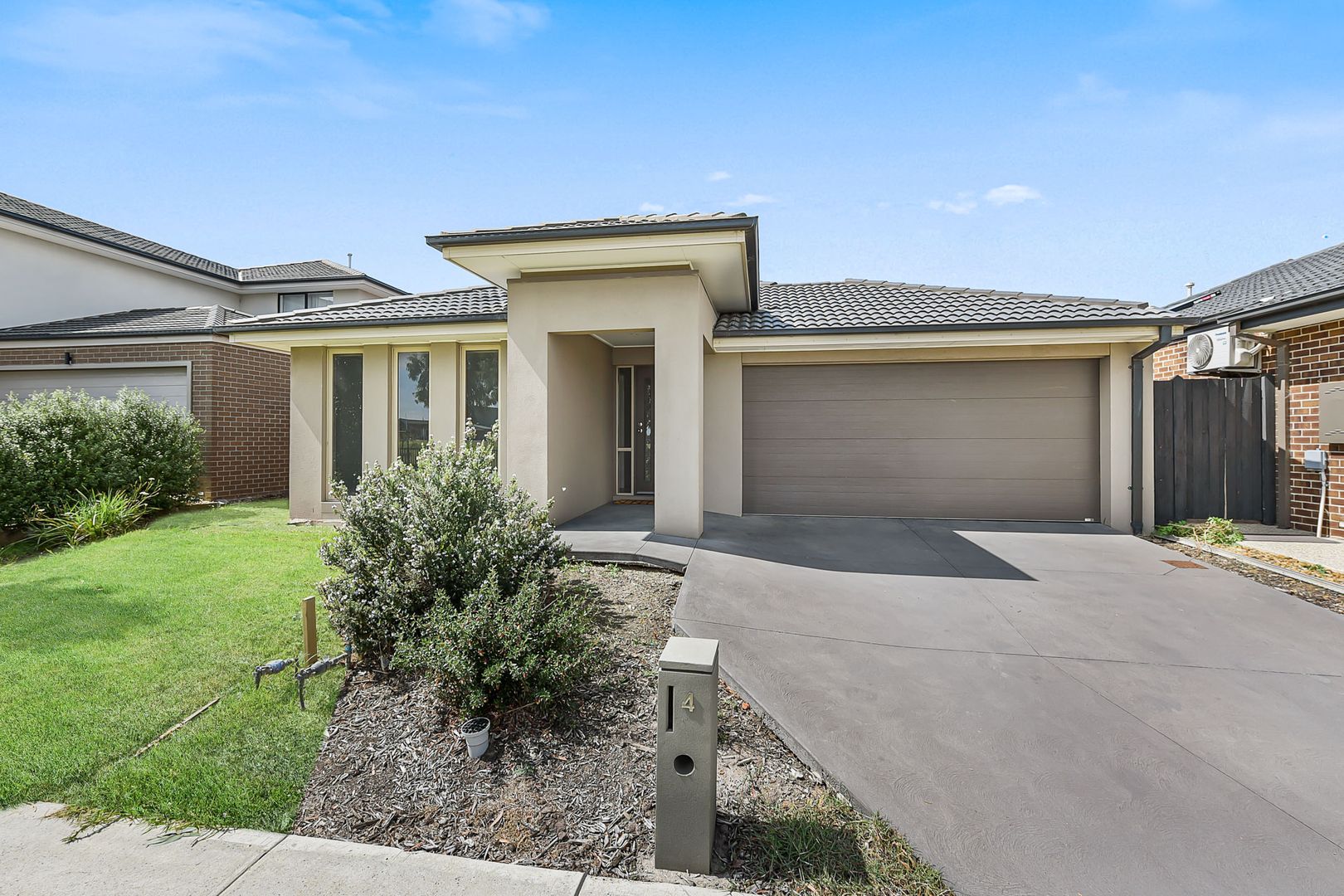 4 Mapleshade Avenue, Clyde North VIC 3978, Image 1