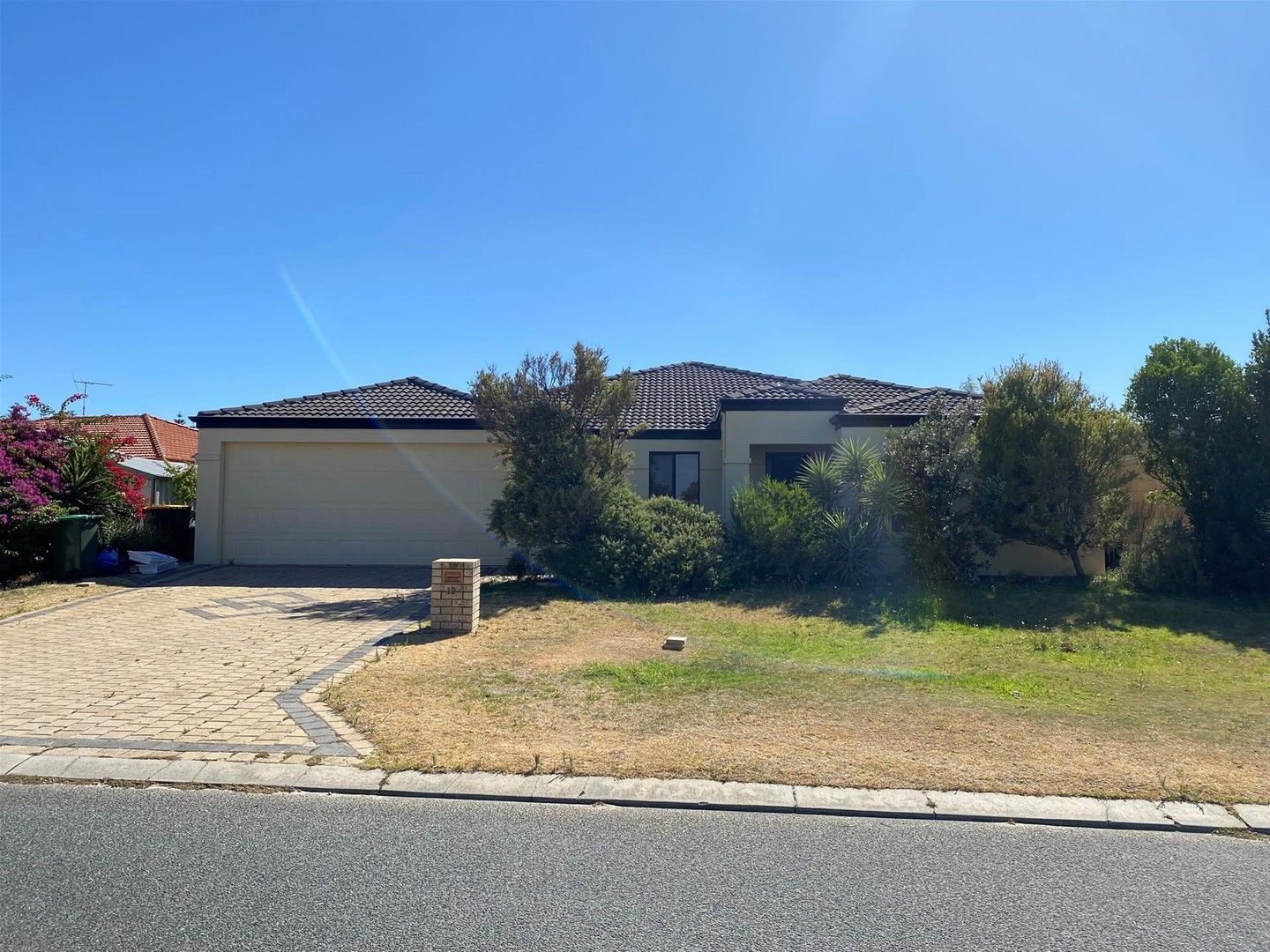 4 bedrooms House in 19 Rio Marina Way MINDARIE WA, 6030