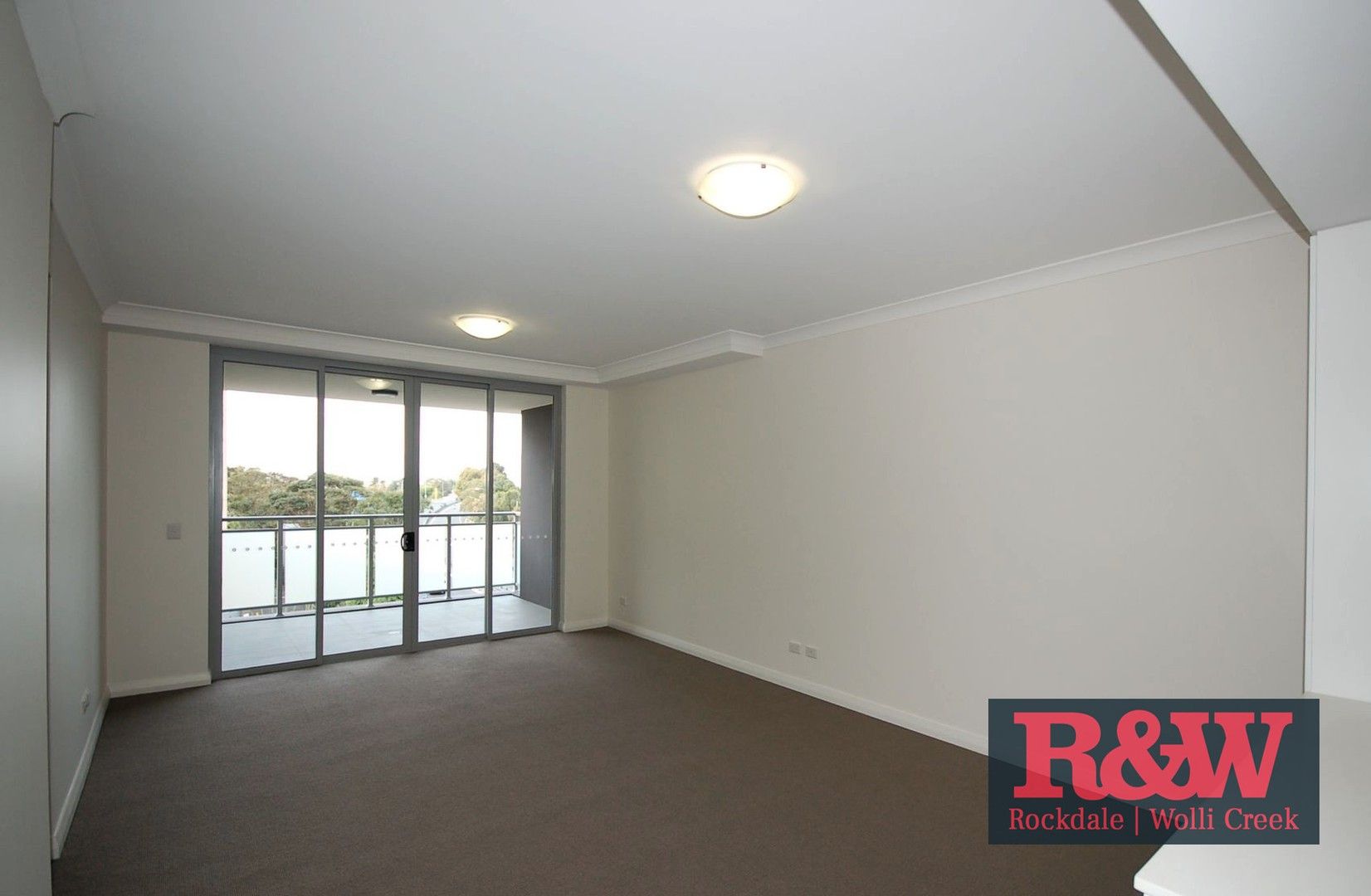 1 bedrooms Apartment / Unit / Flat in 304/26-32 Marsh Street WOLLI CREEK NSW, 2205