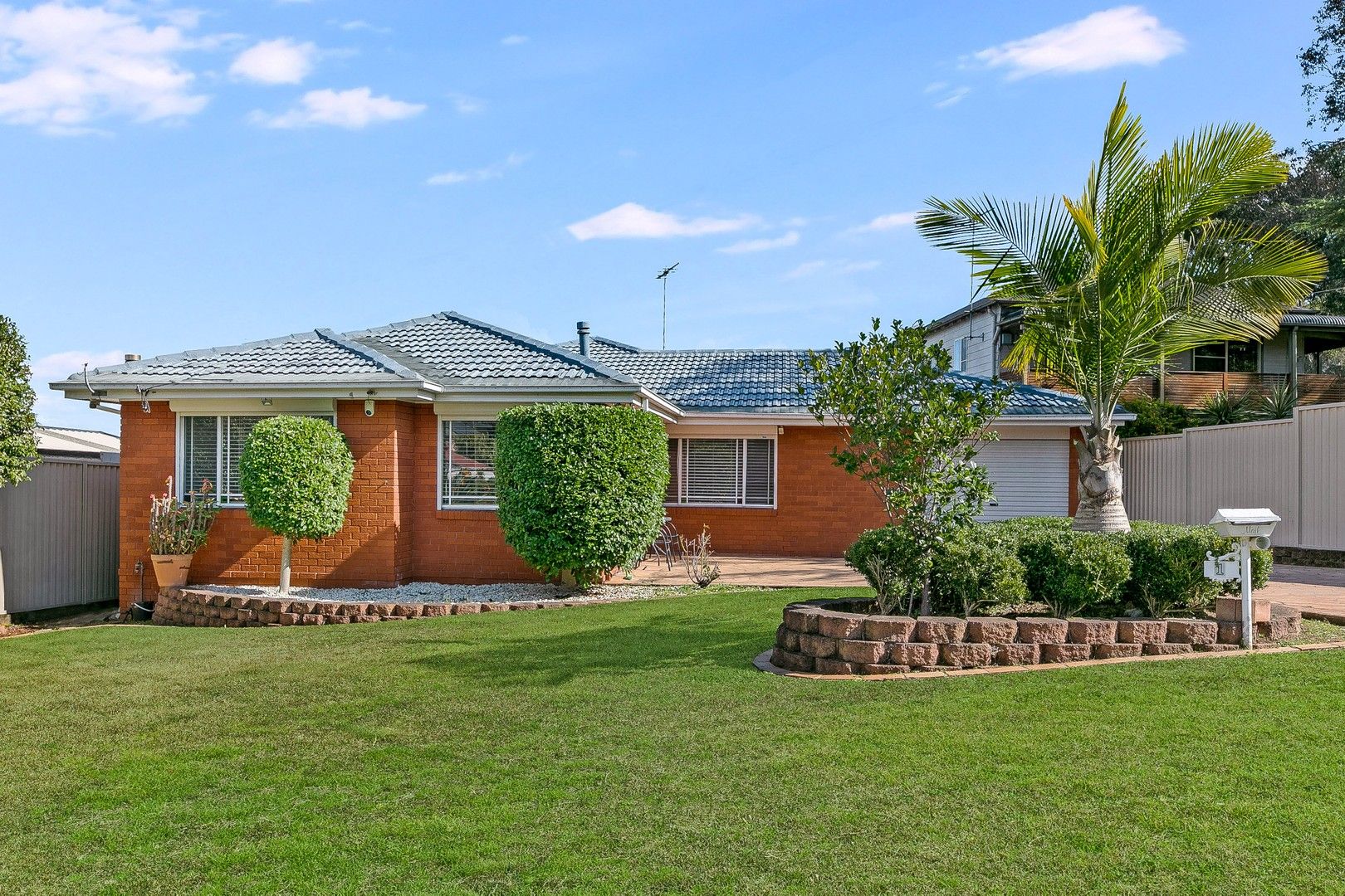 4 bedrooms House in 1 Faith Court GEORGES HALL NSW, 2198