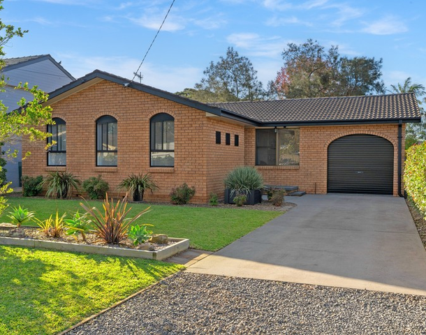 15 Black Swan Street, Berkeley Vale NSW 2261