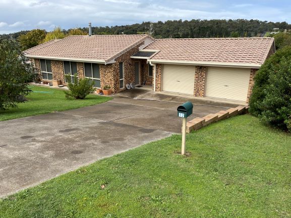 12 Sempill Crescent, Walcha NSW 2354, Image 0