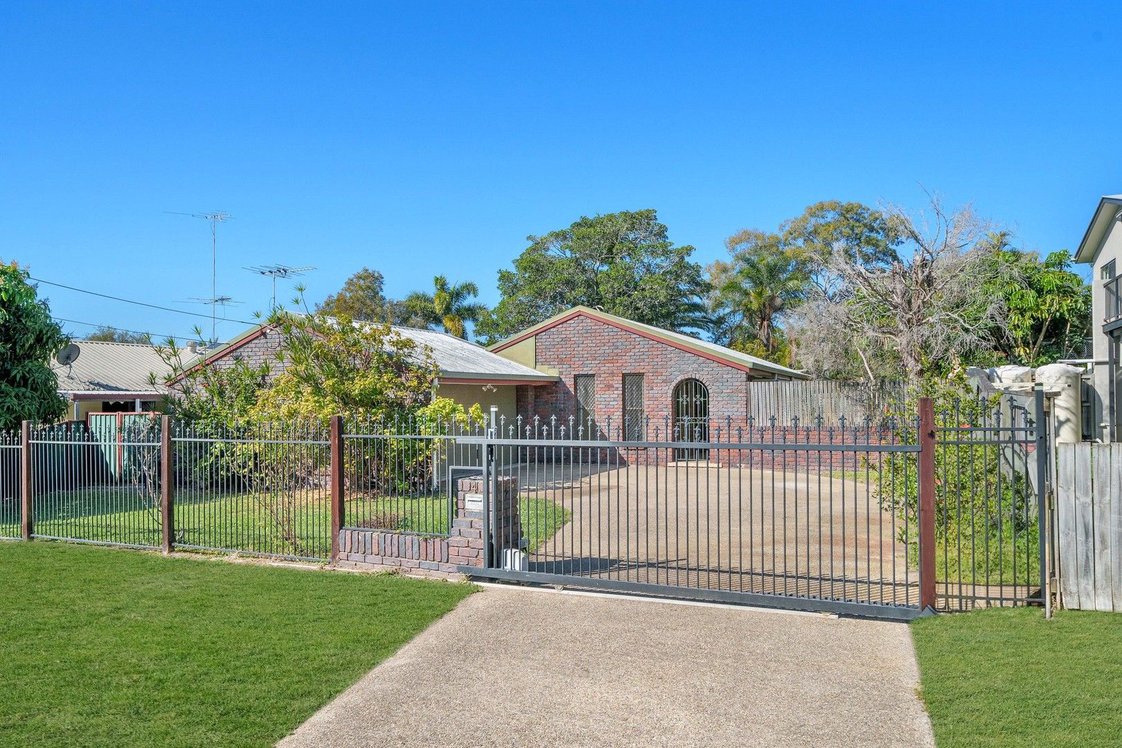 3 bedrooms House in 4 Kappella Street KIPPA-RING QLD, 4021