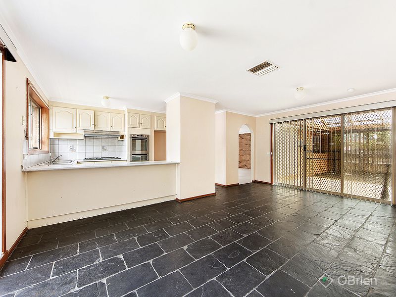 4 Pageant Walk, Kings Park VIC 3021, Image 2