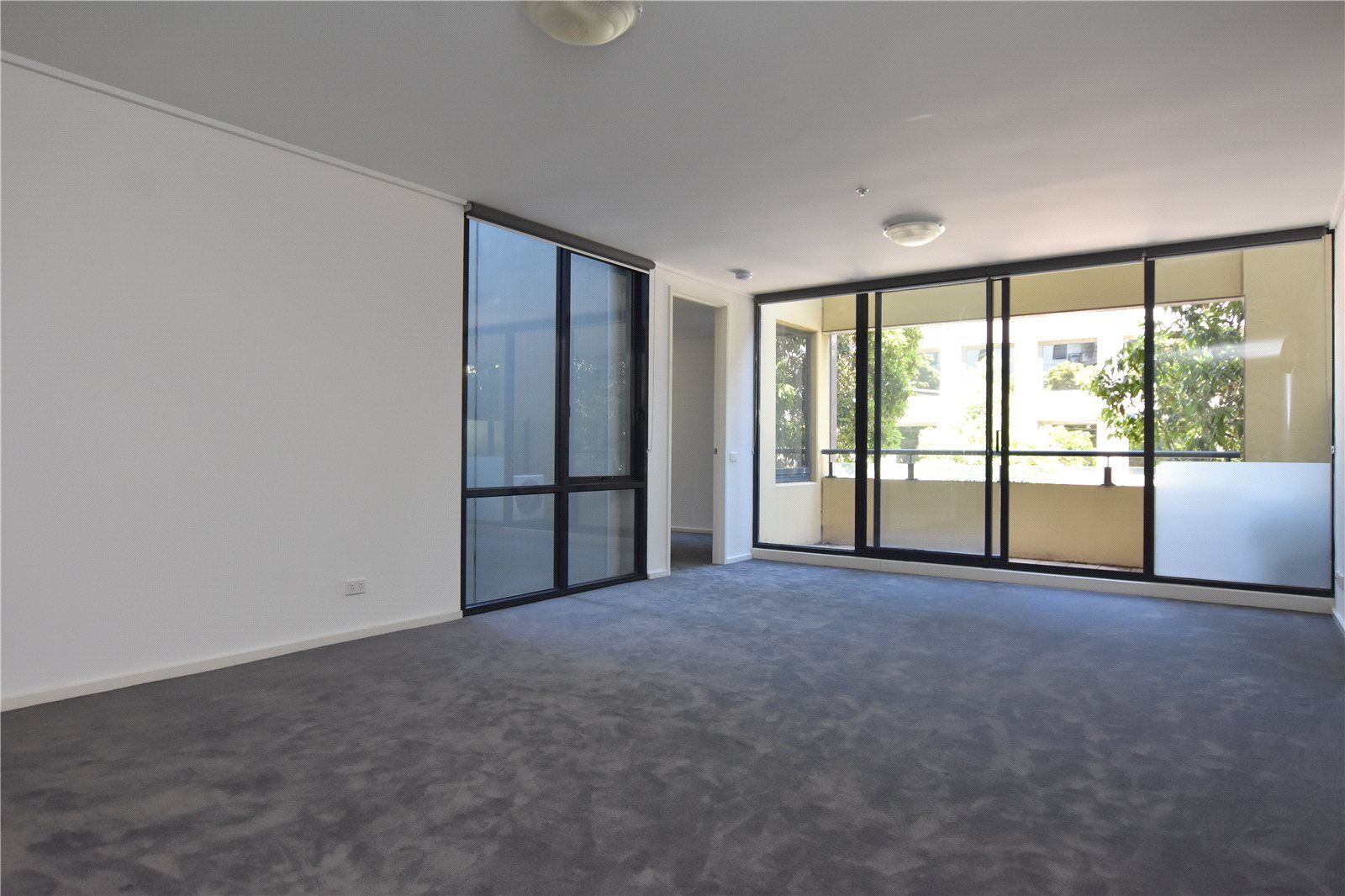 2 bedrooms Apartment / Unit / Flat in 106/28 Bank Street SOUTH MELBOURNE VIC, 3205