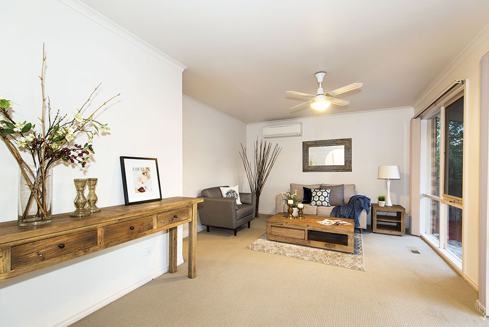 2/8 Beaconsfield Road, BRIAR HILL VIC 3088, Image 2