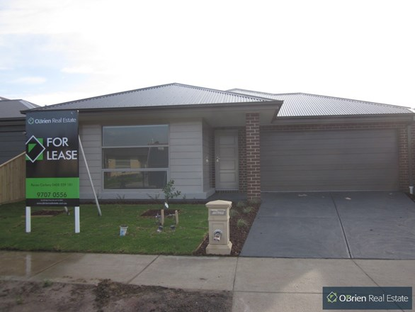 10 Campaspe Street, Clyde North VIC 3978