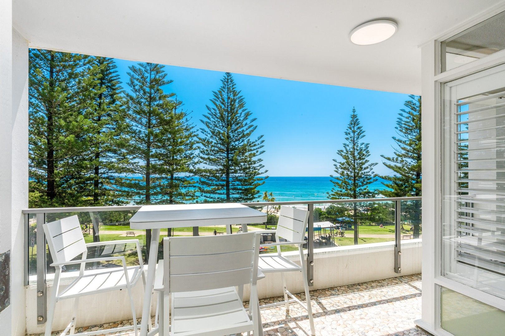 2 bedrooms Apartment / Unit / Flat in 11/162 Marine Parade RAINBOW BAY QLD, 4225
