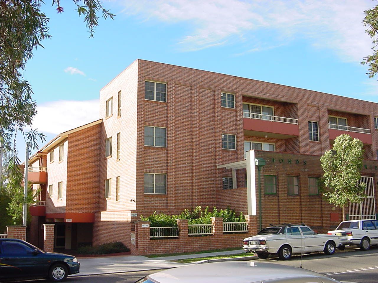 2 bedrooms Apartment / Unit / Flat in 2/211-215 Dunmore Street WENTWORTHVILLE NSW, 2145