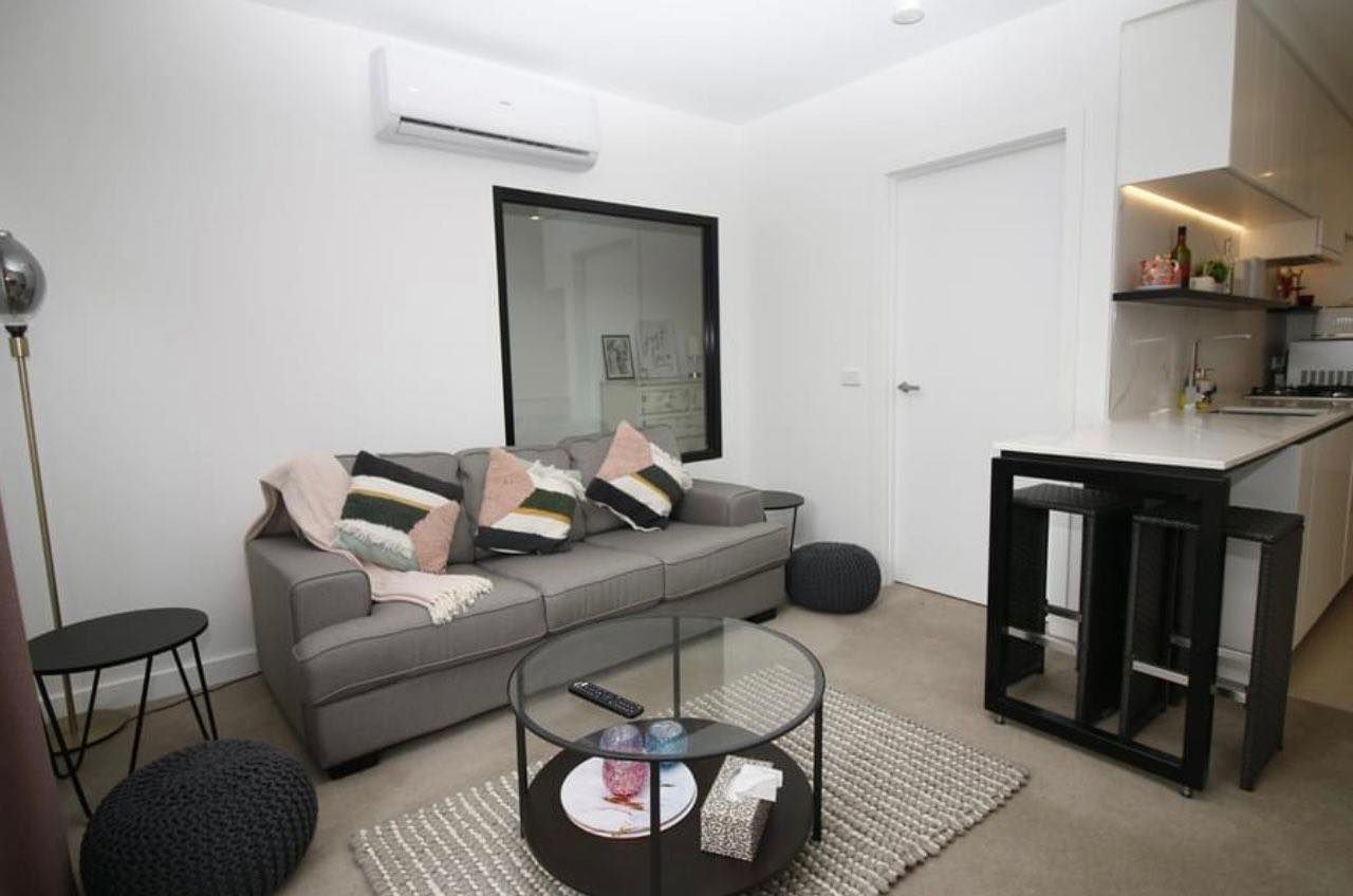 1 bedrooms Apartment / Unit / Flat in 207/9 Renver rd , CLAYTON VIC, 3168