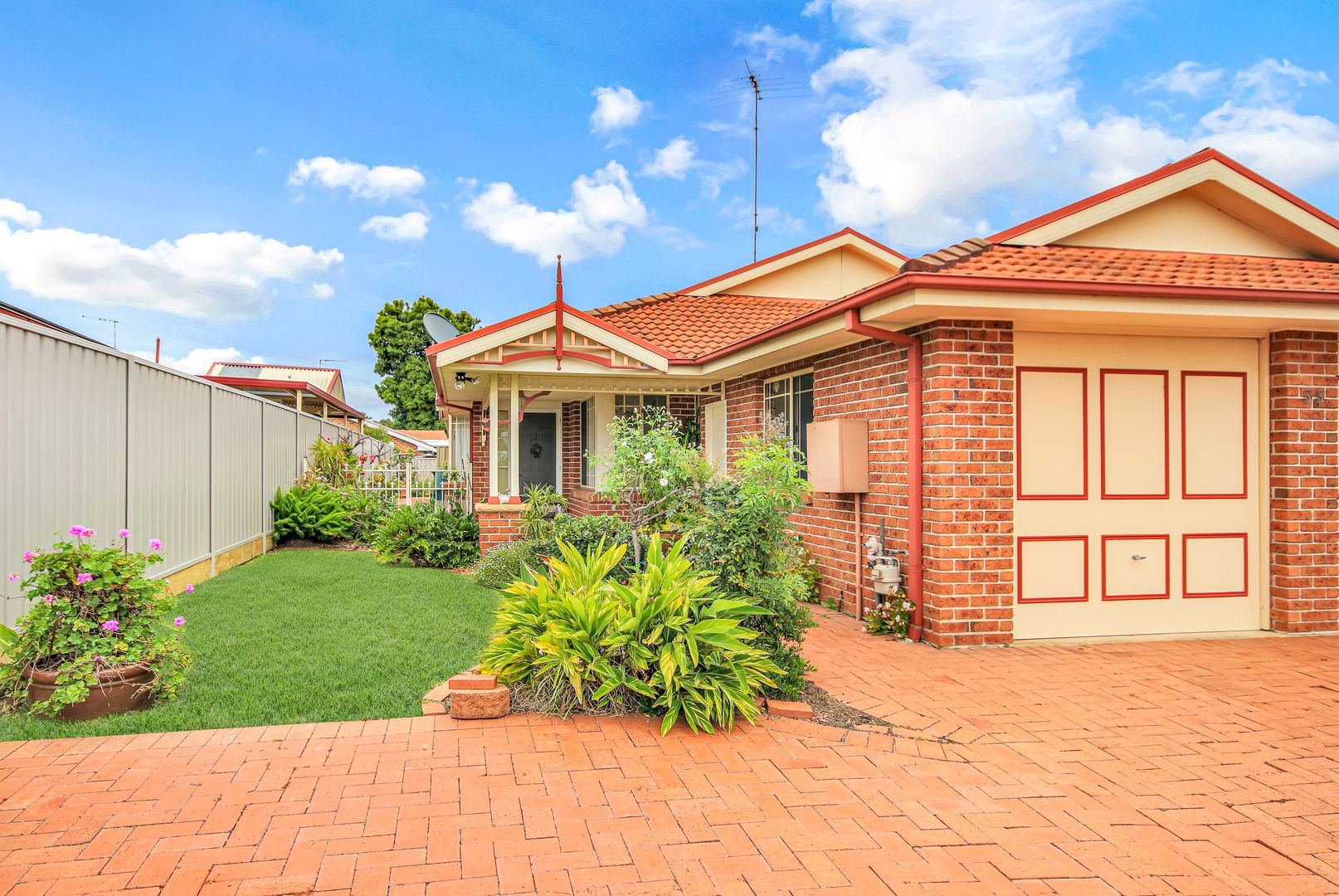 1/33 Bluebell Close, Glenmore Park NSW 2745