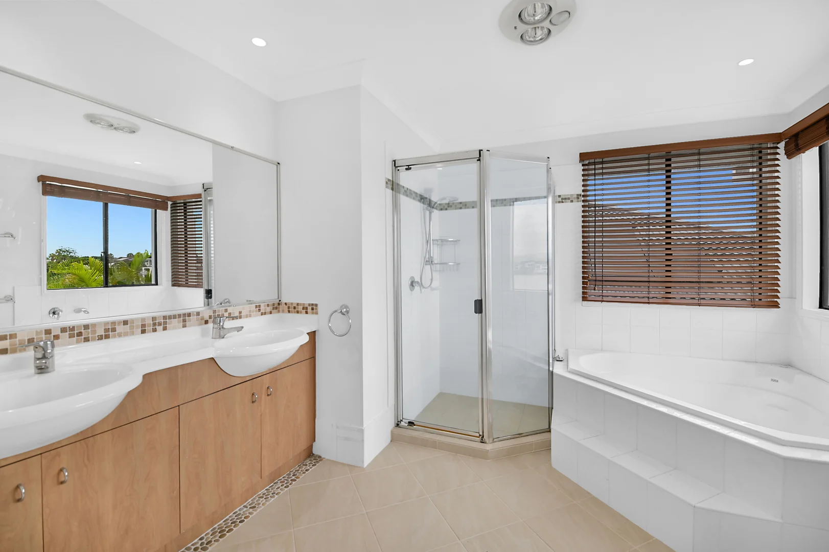 Additional image 10 of 99 Edinburgh Road, Benowa QLD 4217