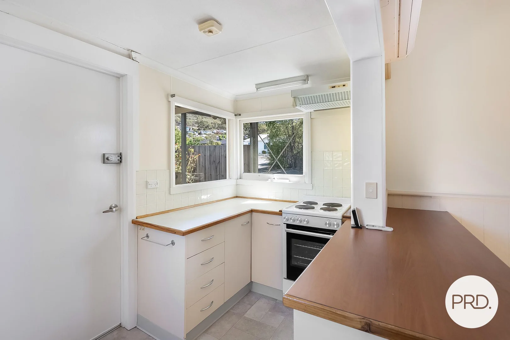 Additional image 9 of 32 Wellington Road, Lindisfarne TAS 7015