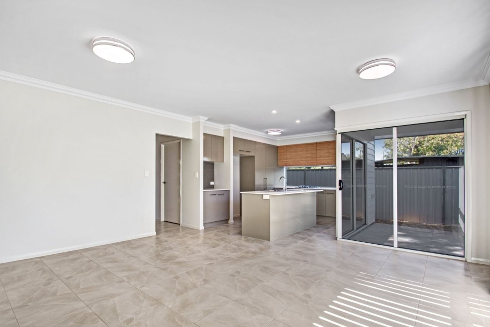 2/10a Warwick Street, Harristown QLD 4350, Image 2