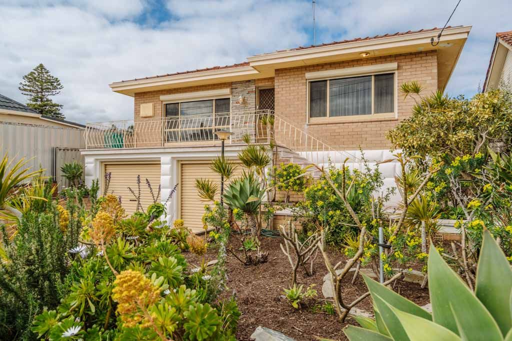 4 York Street, Beaconsfield WA 6162, Image 1