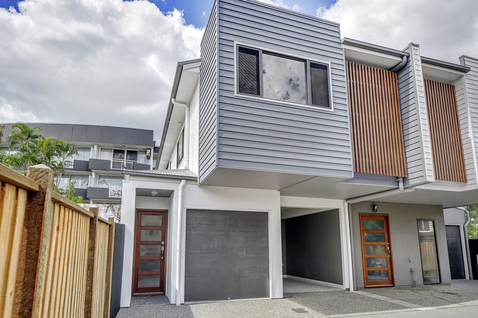 3 bedrooms Townhouse in 1/34 Salstone Street KANGAROO POINT QLD, 4169