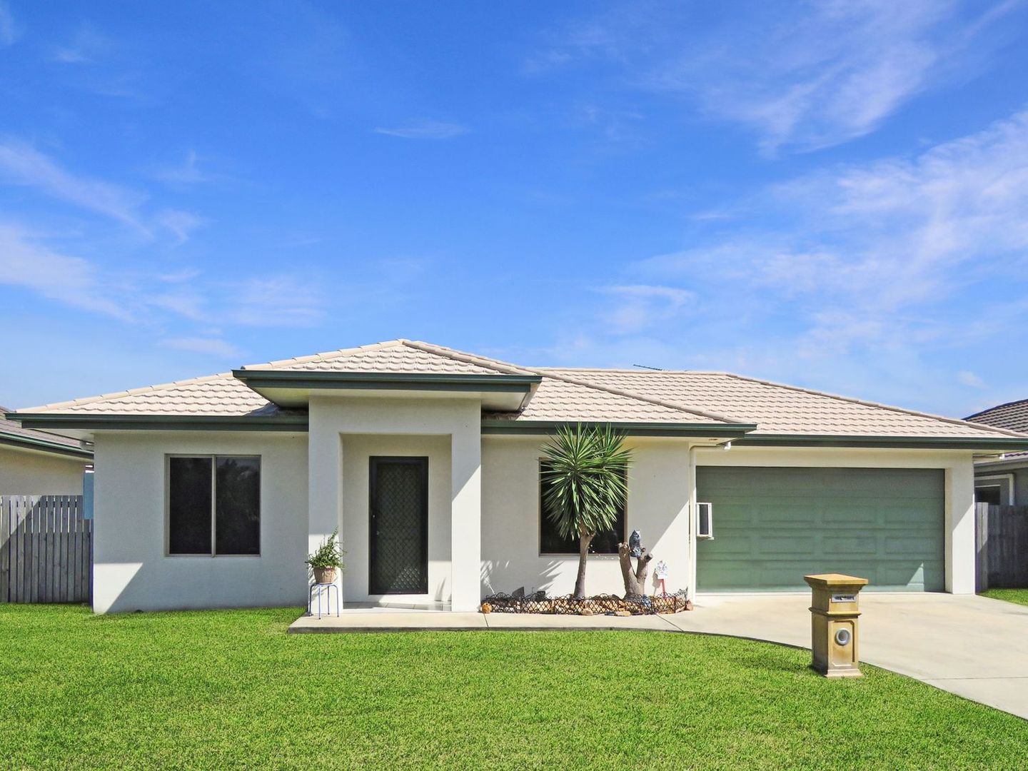 14 Seabreeze Crescent, Bowen Property History & Address Research Domain